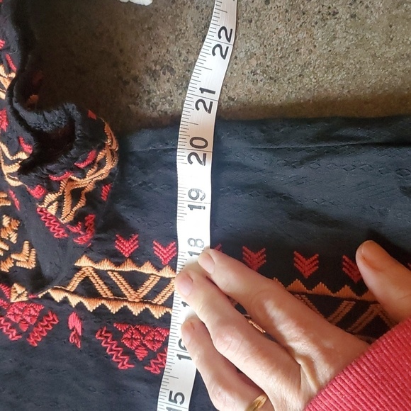 Savanna Jane Embroidered Short Sleeve Sz. S Blouse Tunic NWT - Picture 7 of 13